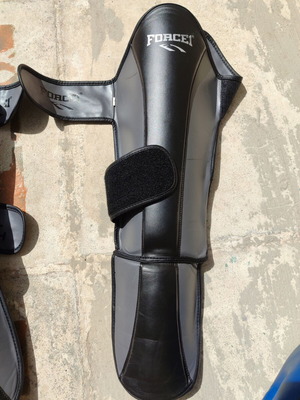 Kickboxing MMA Set Seven Hellas Helmet and Force1 Shin Guards Large like new