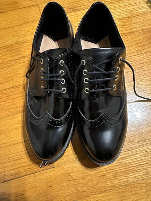 Patent leather moccasins like new, black, size 39
