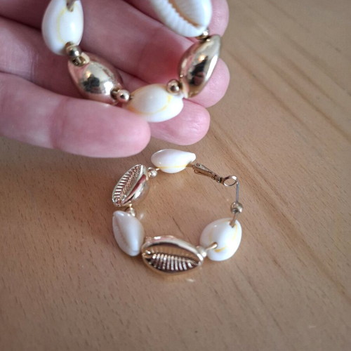 Earrings summer with shells like new, gold-colored
