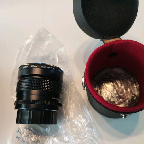 Nikon F60 camera set like new with 2 lenses and 2 flashes