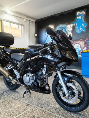 Suzuki SV 650 μοτοσυκλέτα sport σαν καινούργιο, μαύρο, 65500 χλμ