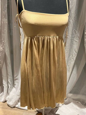 Gold dress like new, one size