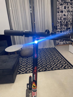 UrbanGlide Ride 100XS electric scooter like new, 30km range