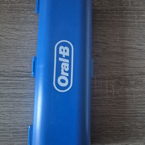 Oral B Vitality Pro electric toothbrush like new with case