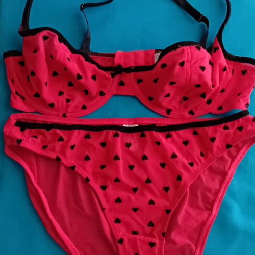Sexy lingerie set M/74C red with black hearts new