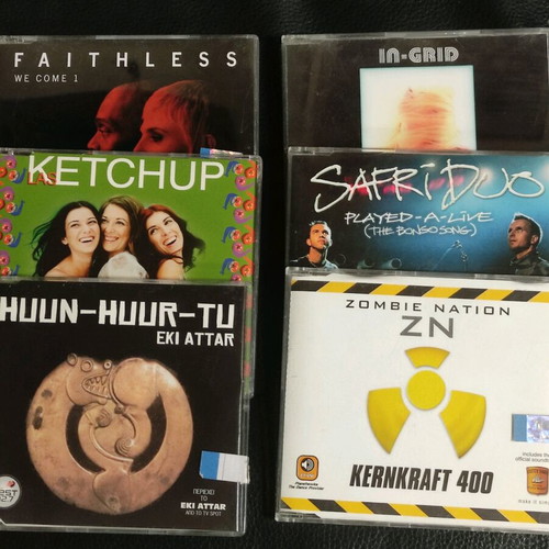 CD singles like new, pack of 6