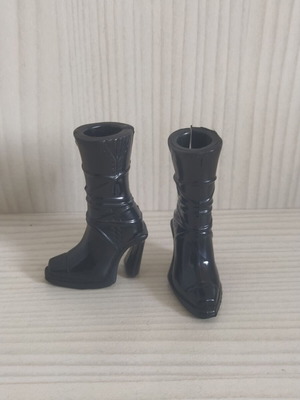 My Scene doll shoes new from 2000s