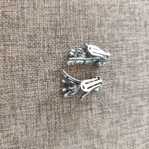 Clip-on earrings like new