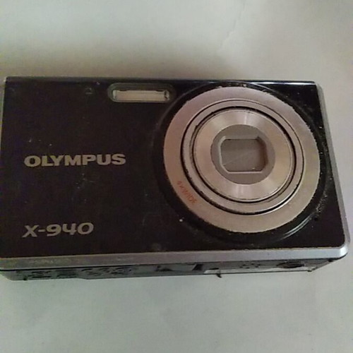 Olympus X-940 digital camera used without battery