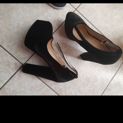 Suede pumps with strap and platform new size 39 black