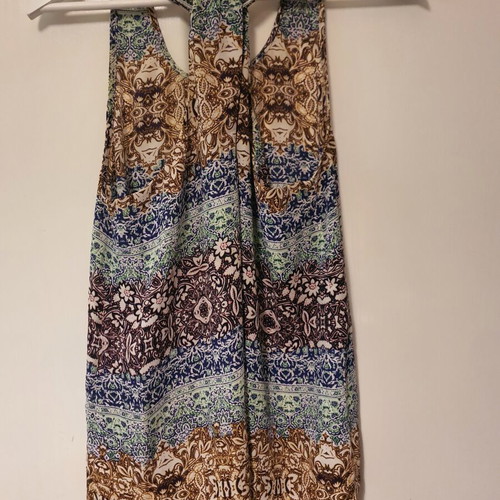 Top printed with criss-cross back, like new, size M