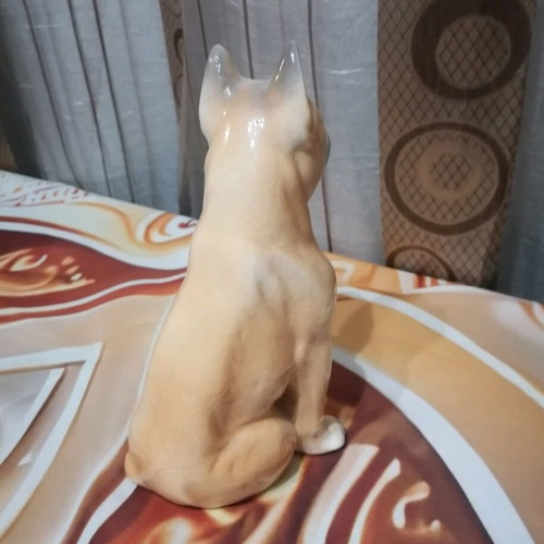 Decorative dog used in excellent condition