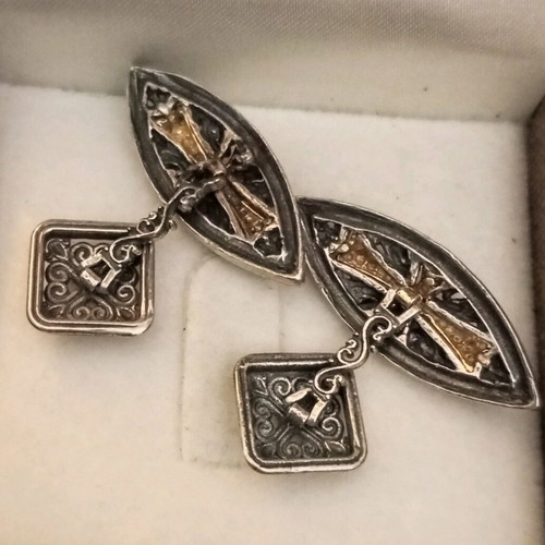 Silver 925 cufflinks used with gold-plated crosses