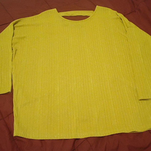 Blouse mustard gold 3/4 sleeve like new, size large