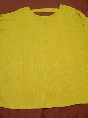 Blouse mustard gold 3/4 sleeve like new, size large