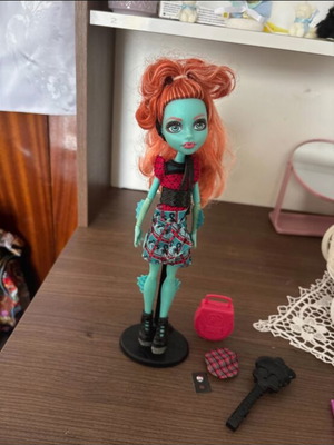 Monster High doll like new