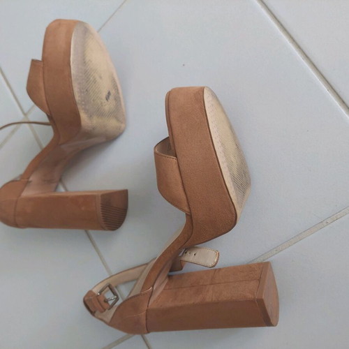 Bershka sandals 39 nude like new
