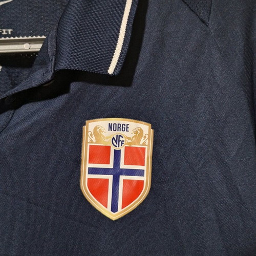 Norway football shirt women's size L like new