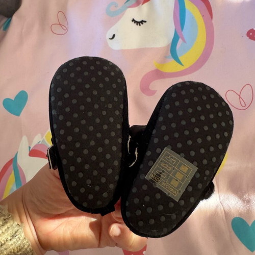 Baby shoes new for 3-6 months