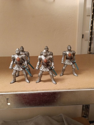 Knights figures used, set of 5, 10 cm