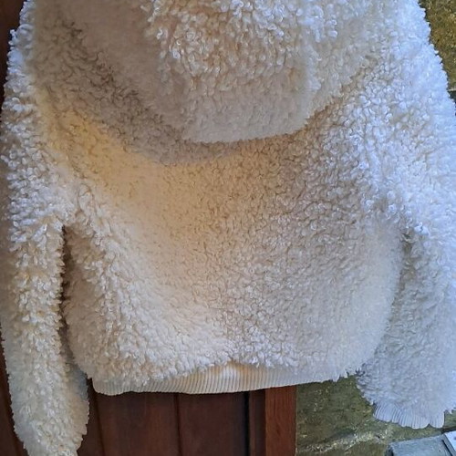 White teddy boucle jacket warm for girls 8-9 years like new Sisley