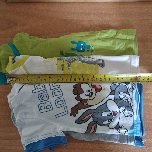 Short-sleeve t-shirts used, set of 3 for boy about 1 year old