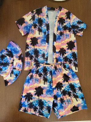 Beachwear set with hat for 5 years old like new