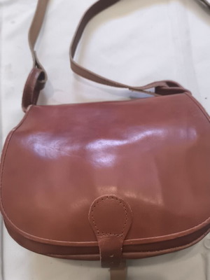 Leather shoulder bag like new, brown