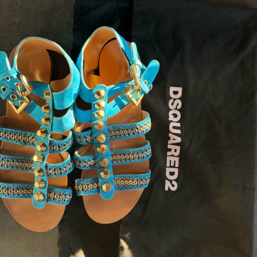 Dsquared2 suede sandals like new, blue