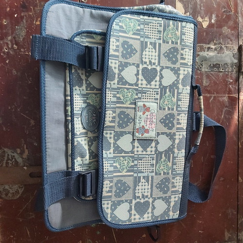 School bag new with option to use as backpack or messenger bag