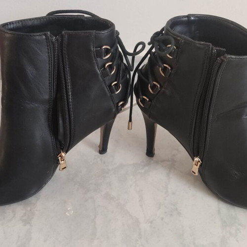 Black ankle boots size 38 used No Name Shoes