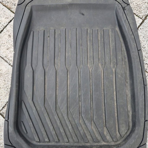 Car floor mats set used 6 pcs (2 carpet + 4 rubber) universal