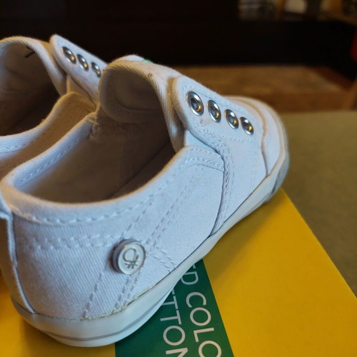 Benetton children's sneakers size 25, white