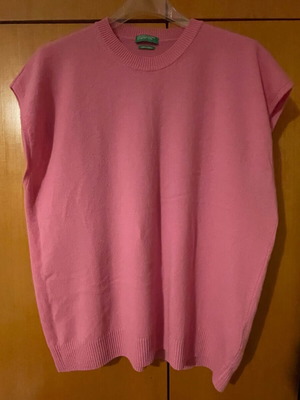 Μάλλινο με κασμίρ ροζ γιλέκο Benetton σαν καινούργιο, μέγεθος Large