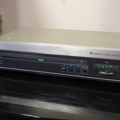 Mitsubishi DA-F11 analog radio used