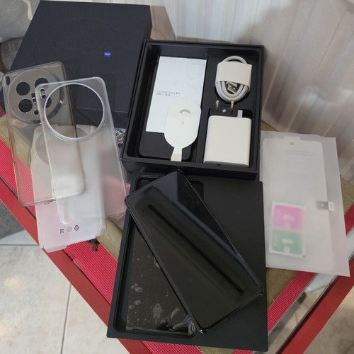 Vivo X200 Ultra 16/512 used, black, with accessories and warranty