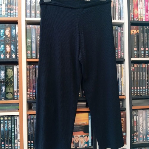 Pull & Bear μαύρη ribbed κοντή παντελόνα size L σαν καινούργιο
