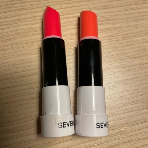 Seventeen lipstick set like new with moisturizing creamy texture