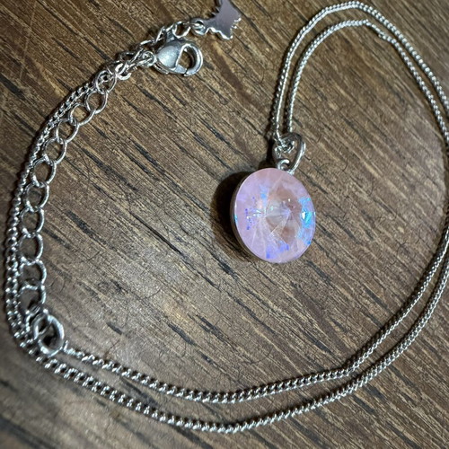 Iridescent Pink Necklace new, stainless steel