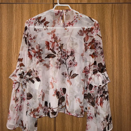 Q Guapa blouse like new, size small, multicolored