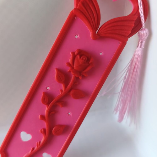 Bookworms bookmark new, 3D recycled plastic with decorative tassel