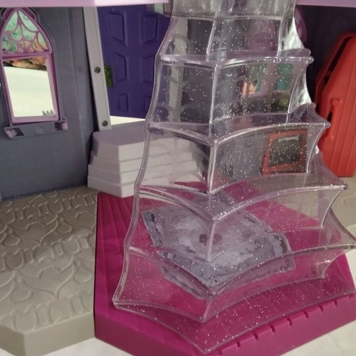 Vampirina Scare B&B Dollhouse used, missing pieces