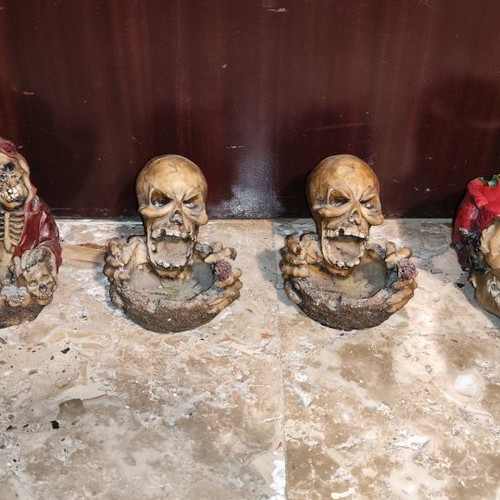 Ashtrays various figures used, pack of 6 with skull and reggae