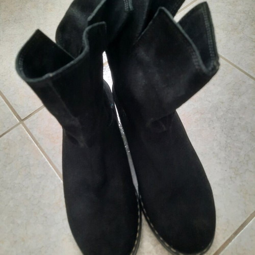 Black leather ankle boots like new, size 37