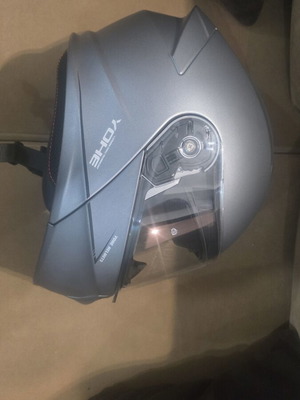 Yohe 935sv helmet like new, flip-up with sun visor