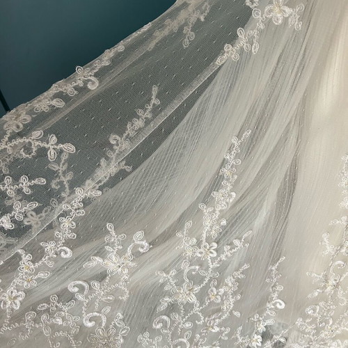 Pronovias wedding dress ivory color like new