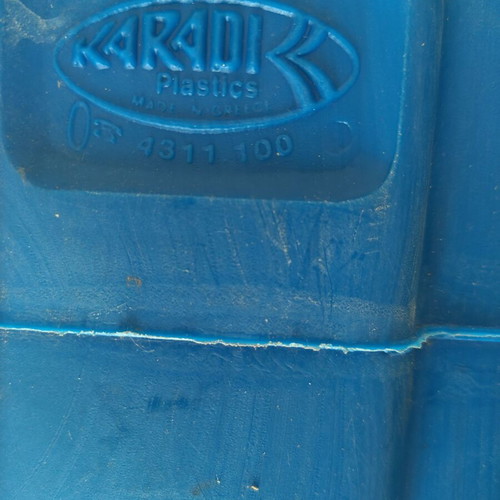 Karadis plastics blue plastic jerrycans like new, 2 pieces 20lt