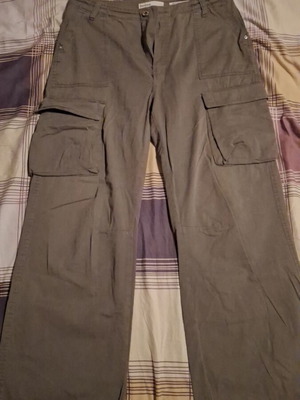 Bershka cargo pants, size 42, green