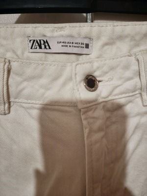 Zara λευκό τζιν παντελόνι με ξέφτια στο τελείωμα, μέγεθος L