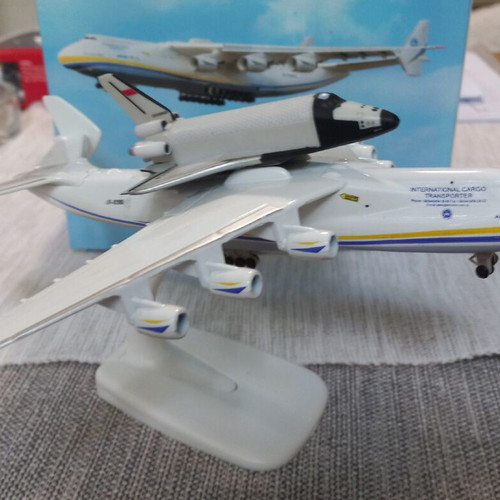 Antonov An-225 and Buran space shuttle model like new